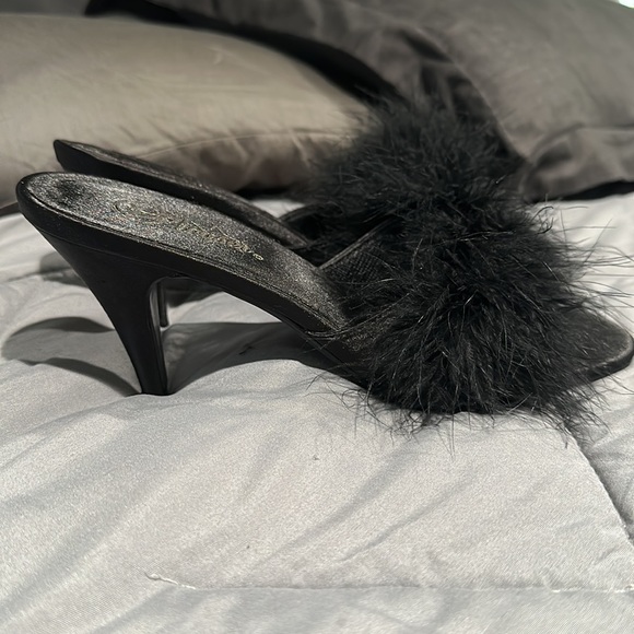 Pleasers Black sexy fur kitten heels. Size 6 but fits like 6.5. Brand new!! - Picture 3 of 4